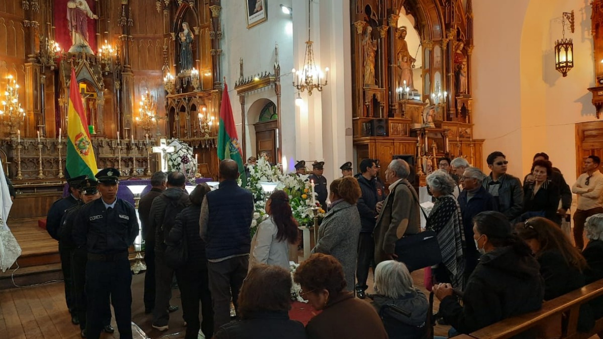 Oyentes, televidentes, feligreses y amigos se despiden del padre Eduardo Pérez