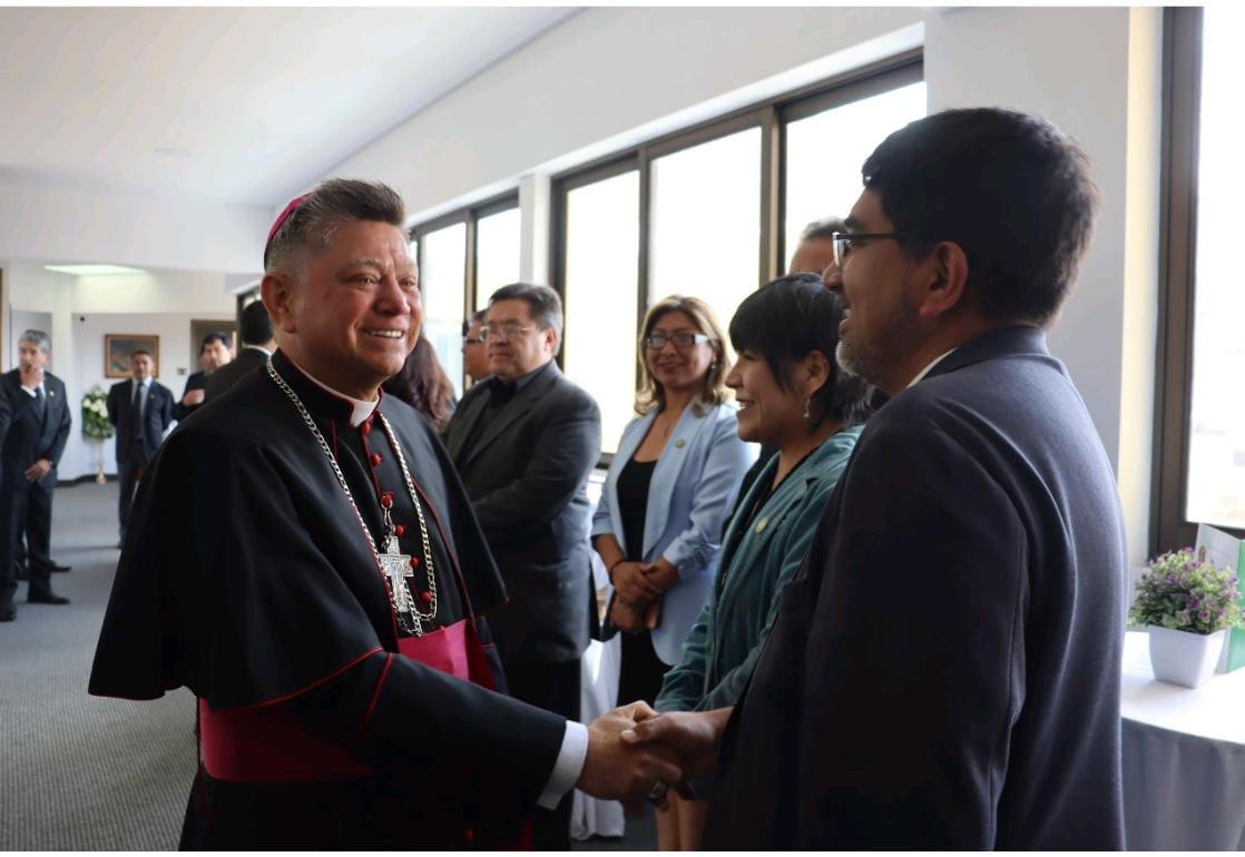 fVisita del Nuncio Apostólico a la Curia Provincial de la Compañía de Jesús en Bolivia. Visita del Nuncio Apostólico a la Curia Provincial de la Compañía de Jesús en Bolivia.