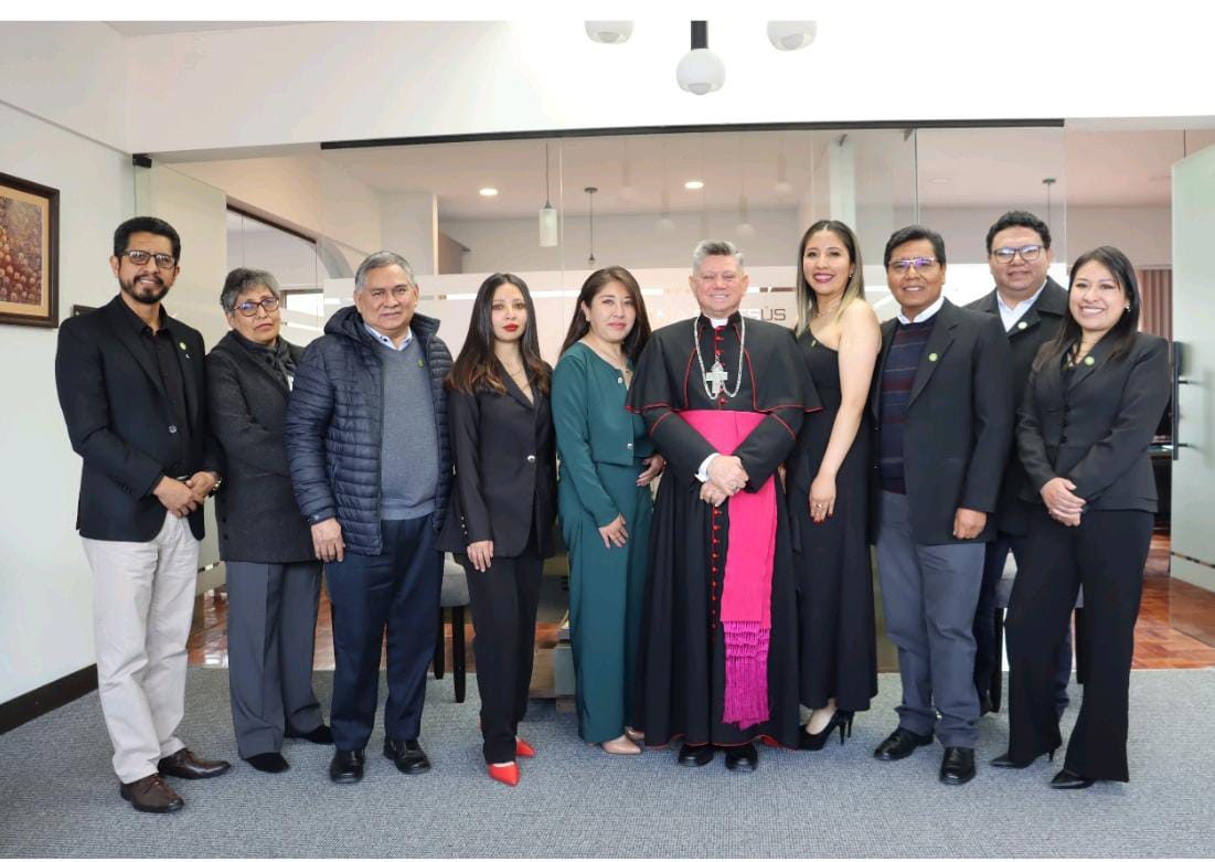 Equipo de la Curia Provincial de la Compañía de Jesús en Bolivia. Equipo de la Curia Provincial de la Compañía de Jesús en Bolivia.