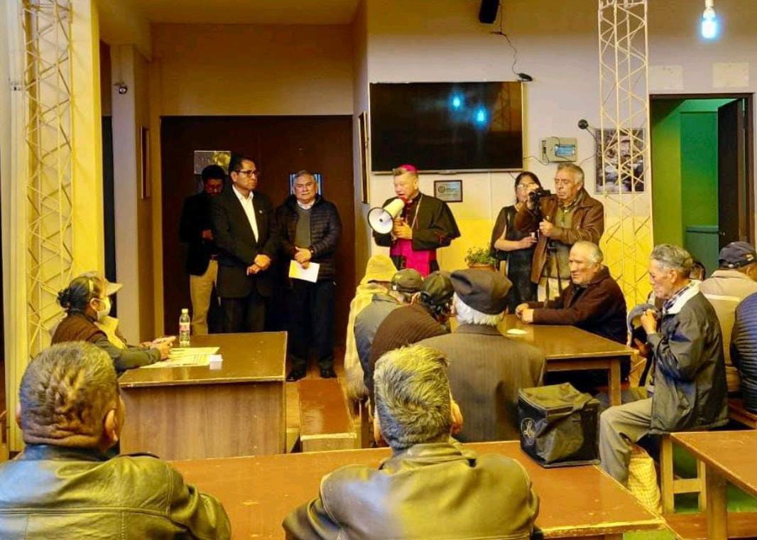 El Nuncio Apostólico en Bolivia en el Comedor Popular “San Calixto”. El Nuncio Apostólico en Bolivia en el Comedor Popular “San Calixto”.