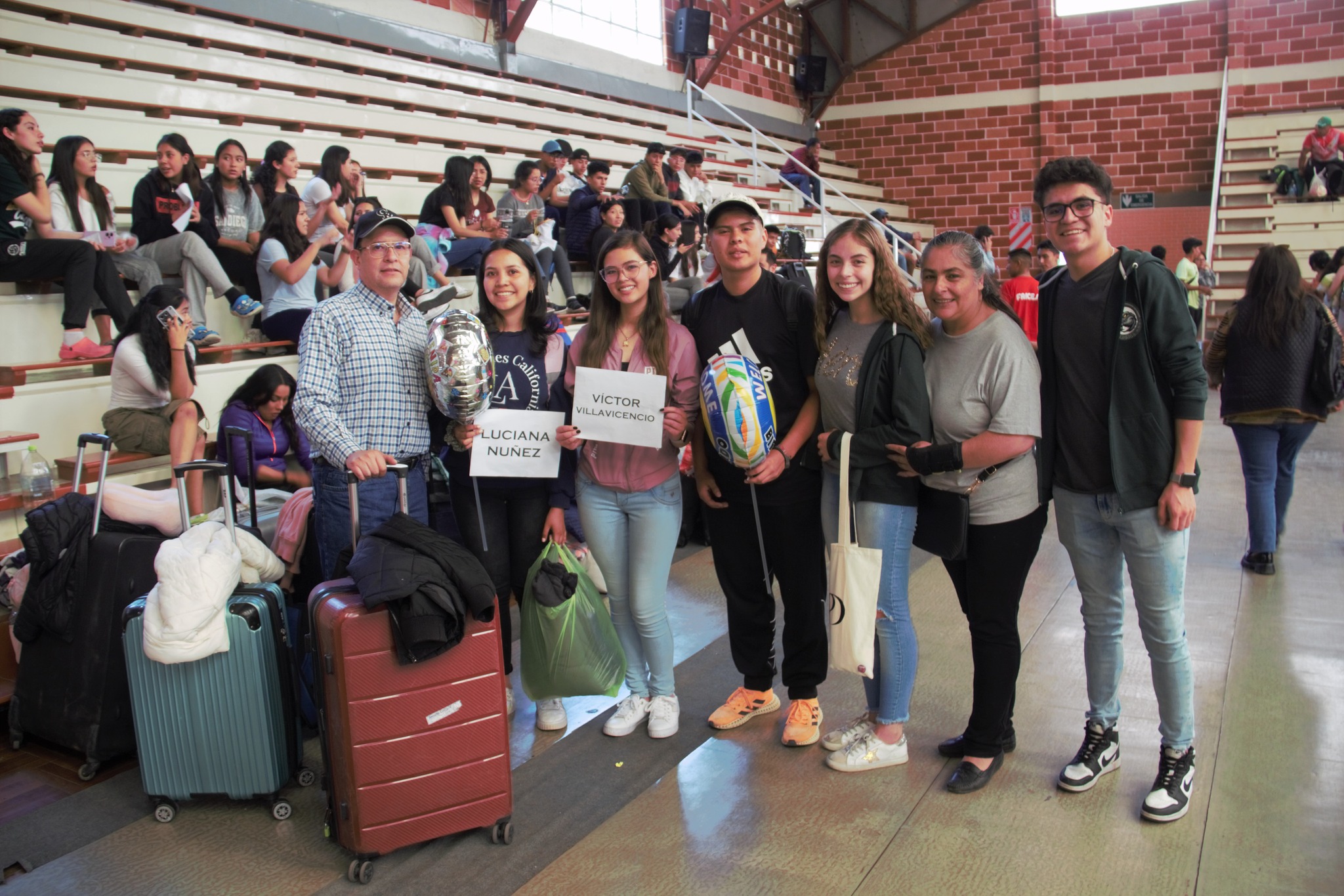 jovenes participantes de sucre